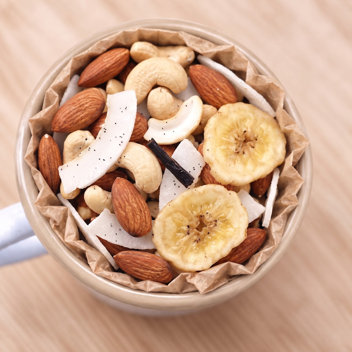 Maison Yanna — Vanilla Almond Trail Mix